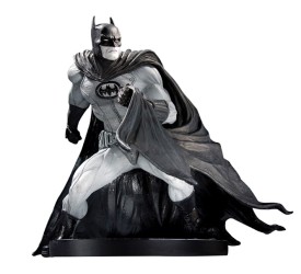 Batman Black & White Statue David Finch 17 cm